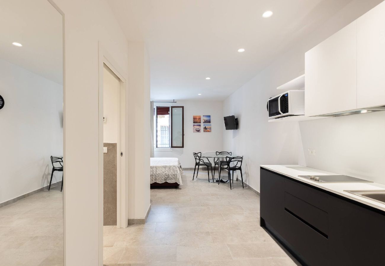 Appartamento a Bologna - Goito 3, Bologna By Short Holidays
