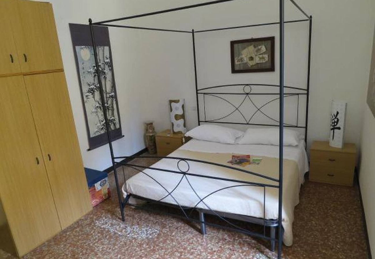 Affitto per camere a Bologna - Esotica - casa della zia