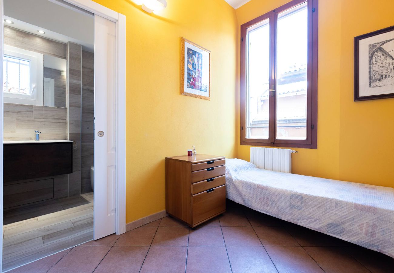 Appartamento a Bologna - Valdonica, Bologna By Short Holidays