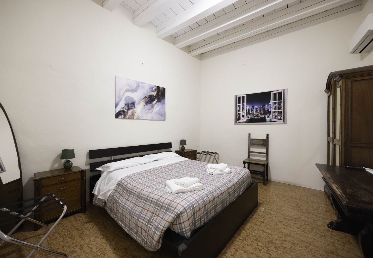 Affitto per camere a Bologna - Stanza Vespucci, Bologna By Short Holidays