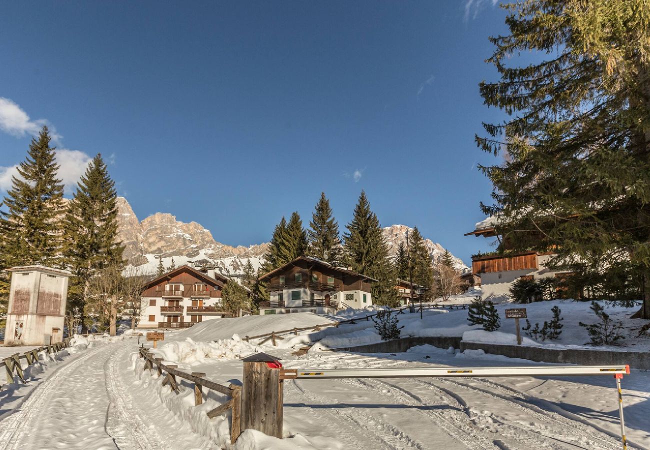 Appartamento a Cortina d´Ampezzo - Cantore, Cortina By Short Holidays