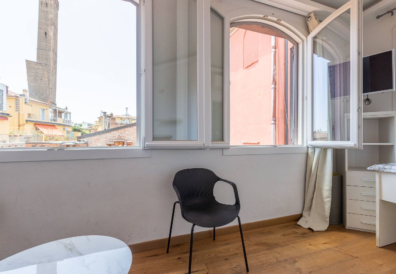 Appartamento a Bologna - Asinelli, Bologna By Short Holidays