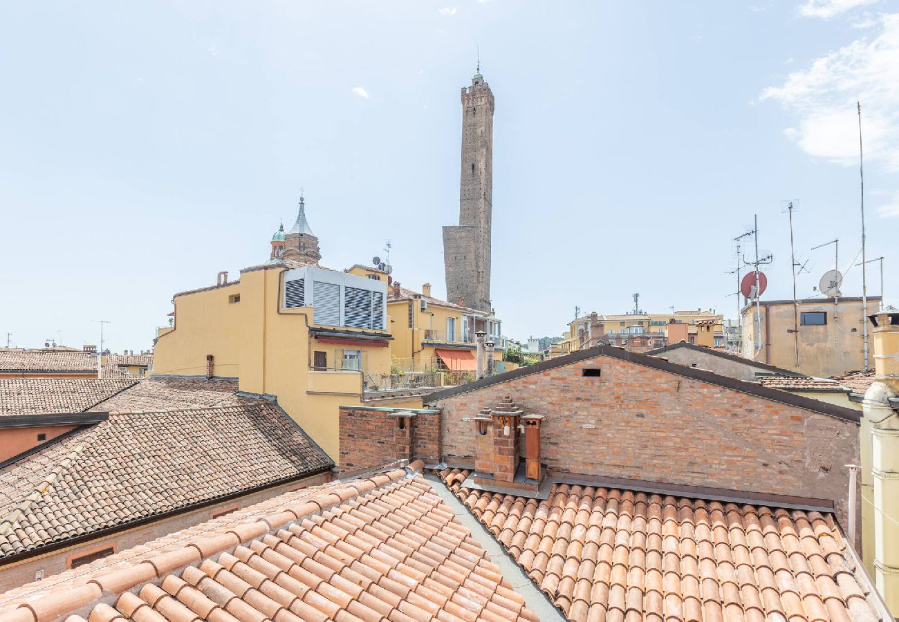 Appartamento a Bologna - Asinelli, Bologna By Short Holidays