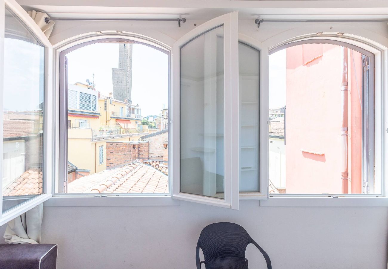 Appartamento a Bologna - Asinelli, Bologna By Short Holidays