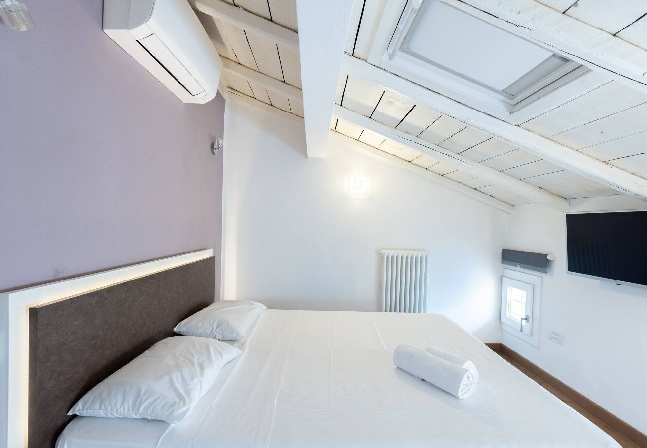 Appartamento a Bologna - Asinelli, Bologna By Short Holidays