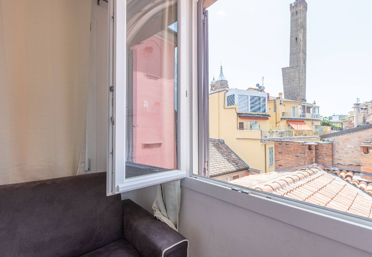 Appartamento a Bologna - Asinelli, Bologna By Short Holidays