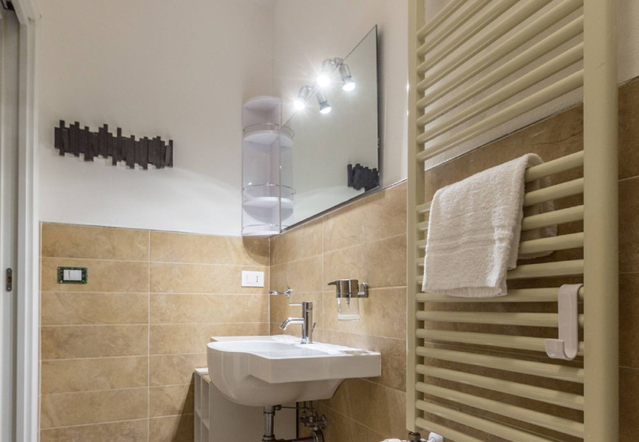 Appartamento a Bologna - All´Ombra della Luna, Bologna By Short Holidays
