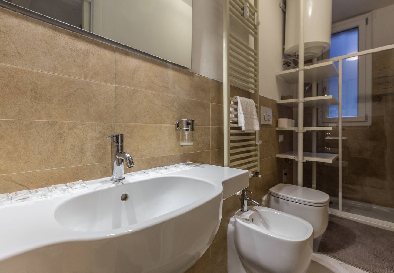 Appartamento a Bologna - All´Ombra della Luna, Bologna By Short Holidays