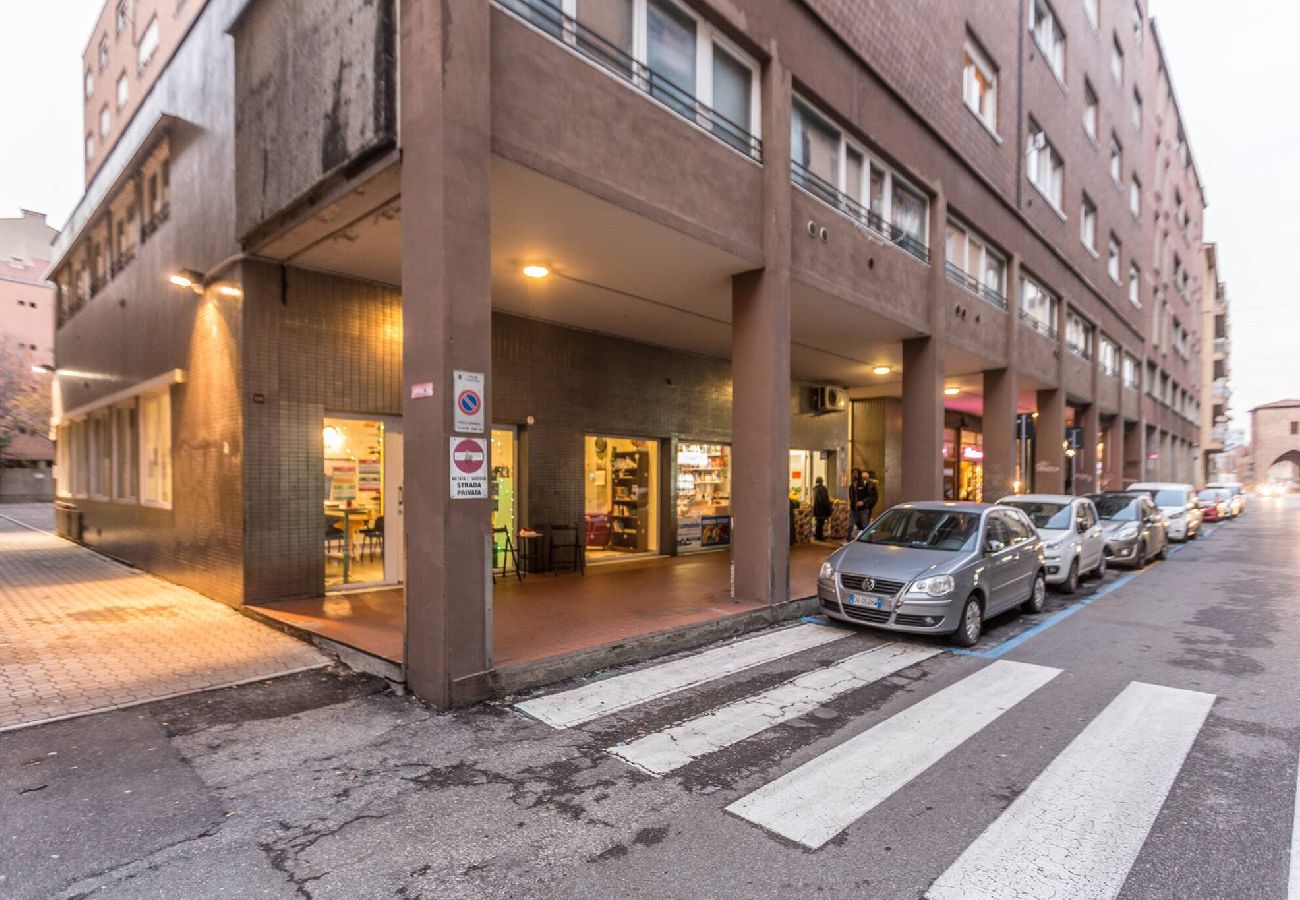 Appartamento a Bologna - All´Ombra della Luna, Bologna By Short Holidays