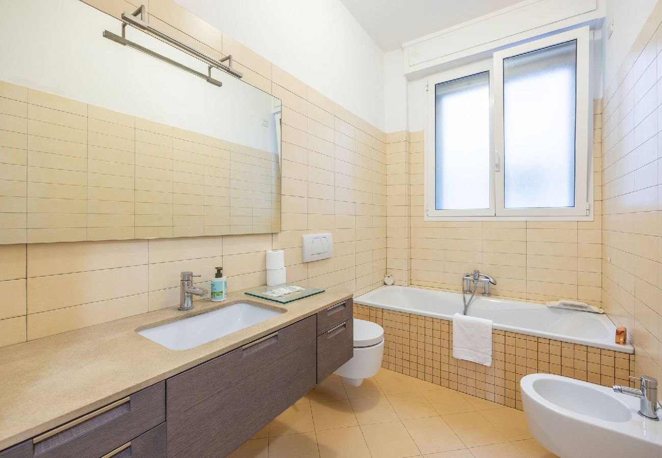 Appartamento a Bologna - Lame Pro, Bologna by Short Holidays