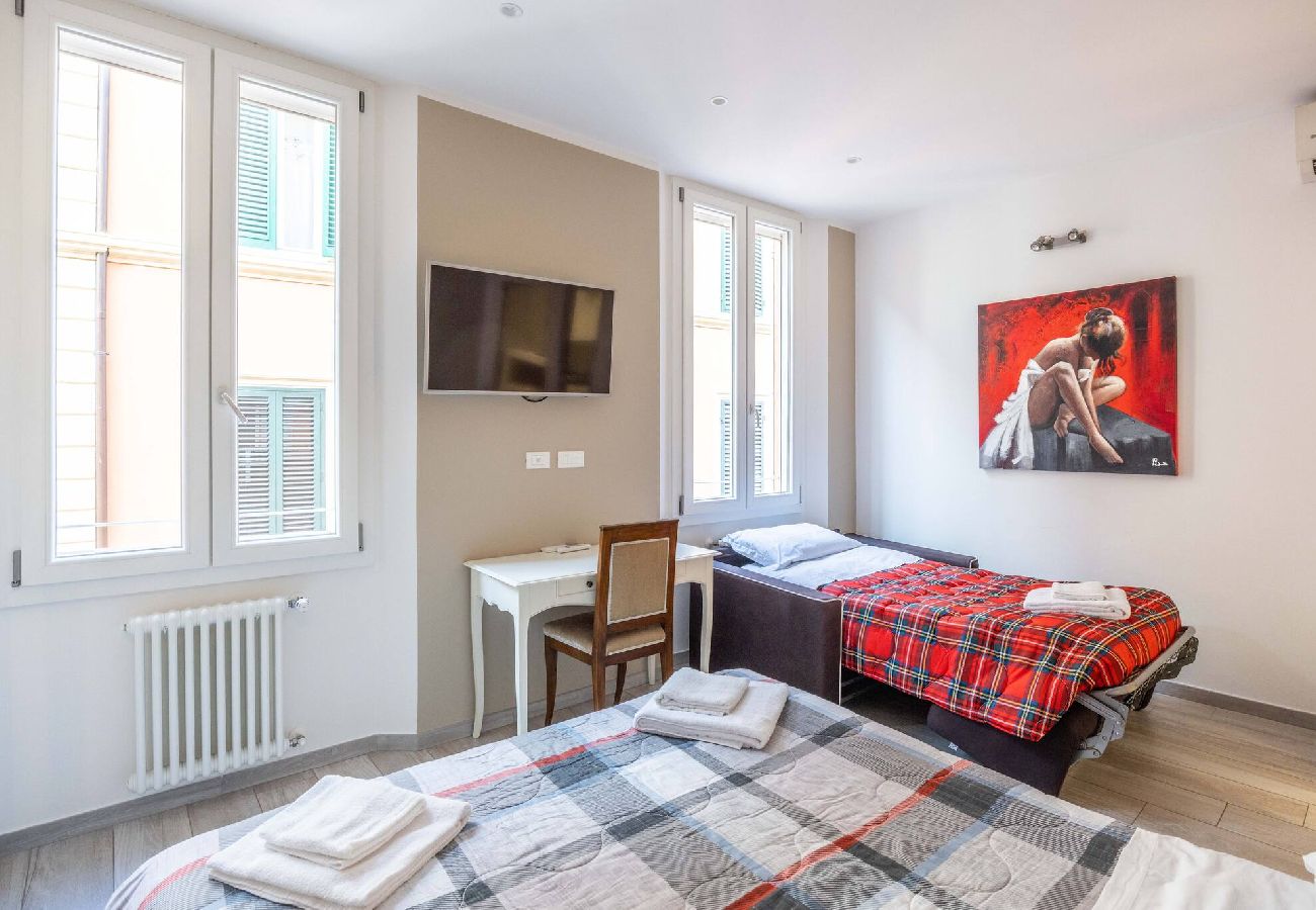 Appartamento a Bologna - De´Giudei, Bologna by Short Holidays