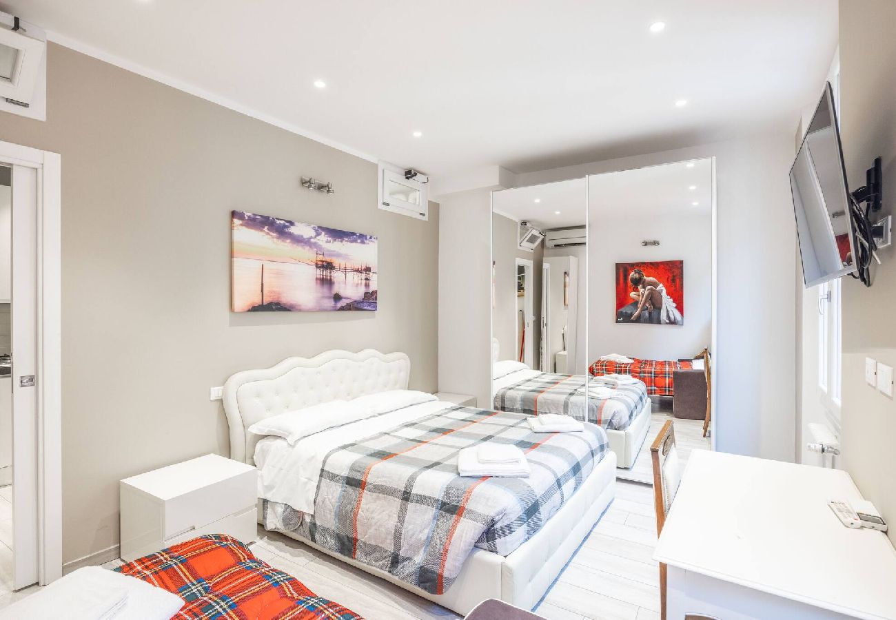 Appartamento a Bologna - De´Giudei, Bologna by Short Holidays
