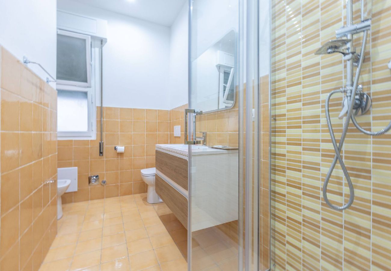 Appartamento a Bologna - La Finestra Sul Centro, Bologna By Short Holidays
