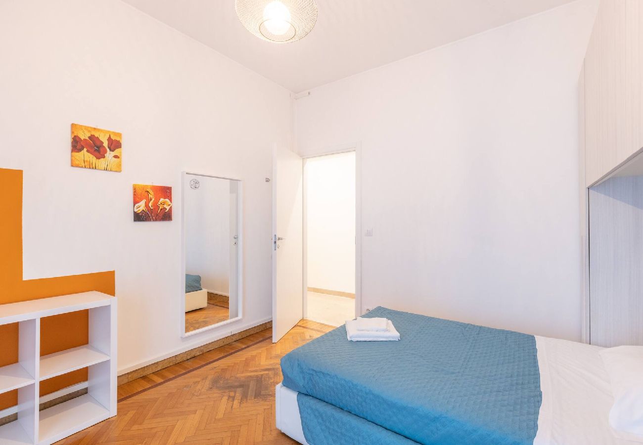 Appartamento a Bologna - La Finestra Sul Centro, Bologna By Short Holidays