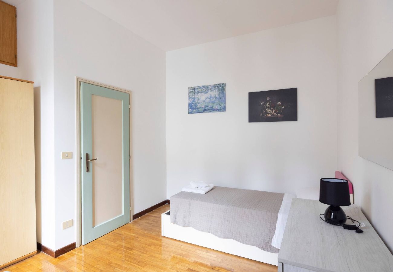Appartamento a Bologna - Family & Friends, Bologna by Short Holidays