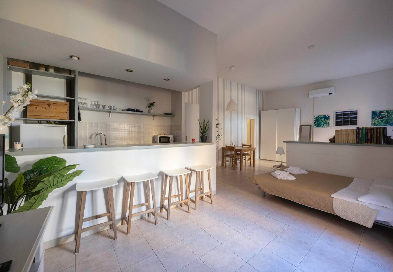 Appartamento a Bologna - Santo Stefano 1, Bologna by Short Holidays