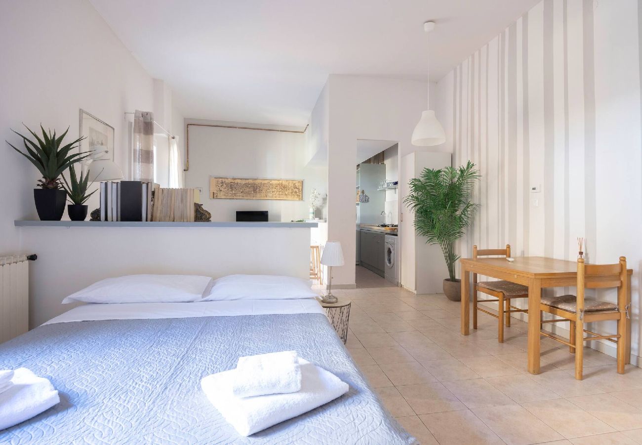 Appartamento a Bologna - Santo Stefano 1, Bologna by Short Holidays