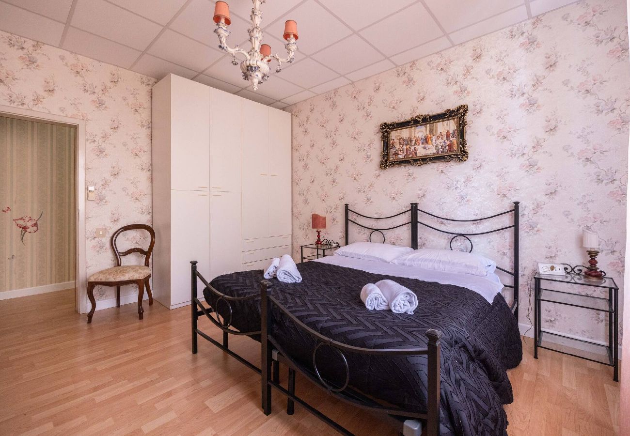 Appartamento a Bologna - Busacchi, Bologna by Short Holidays