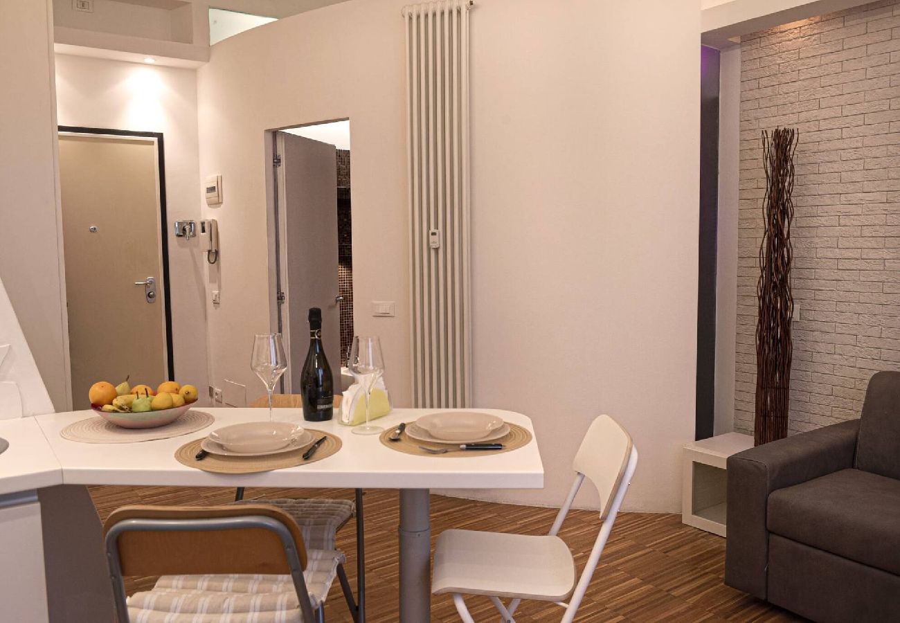 Appartamento a Bologna - Gramsci, Bologna by Short Holidays