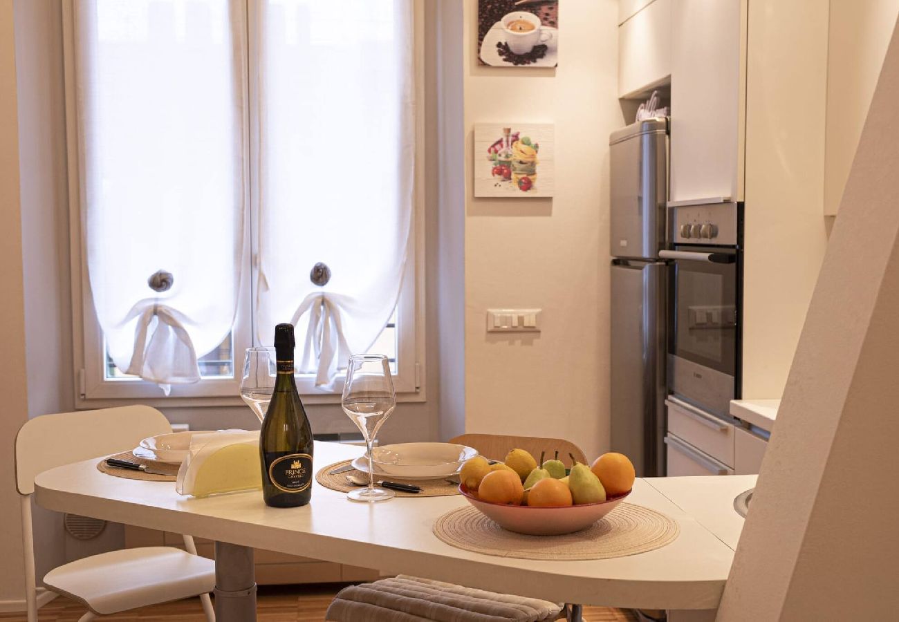 Appartamento a Bologna - Gramsci, Bologna by Short Holidays