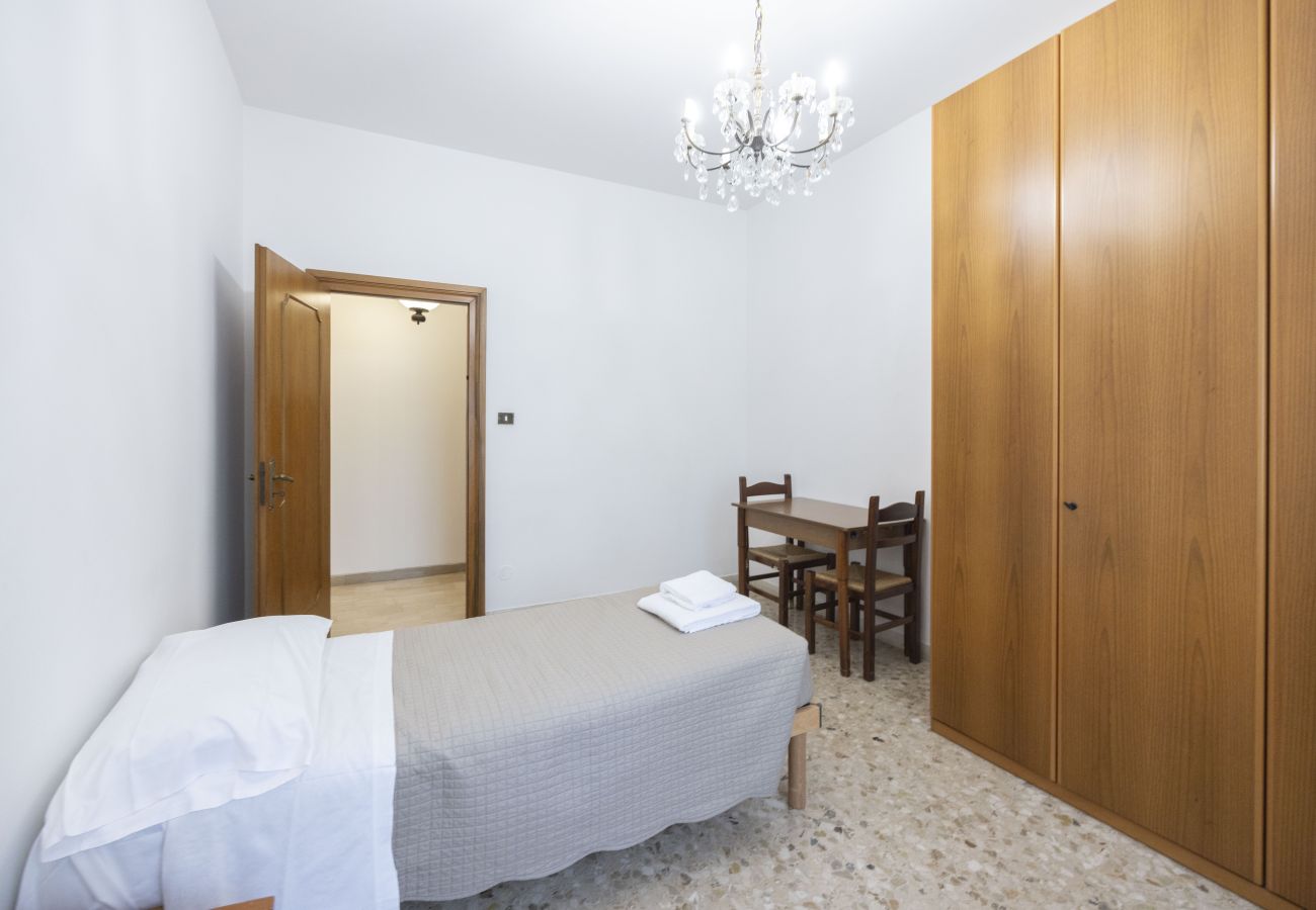 Appartamento a Bologna - Garavaglia, Bologna by Short Holidays