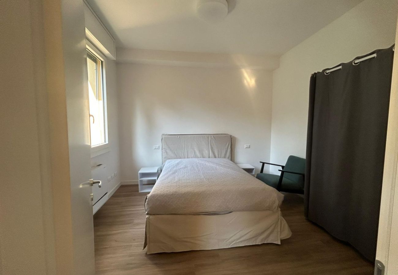 Appartamento a Bologna - Daisy Small, Bologna by Short Holidays