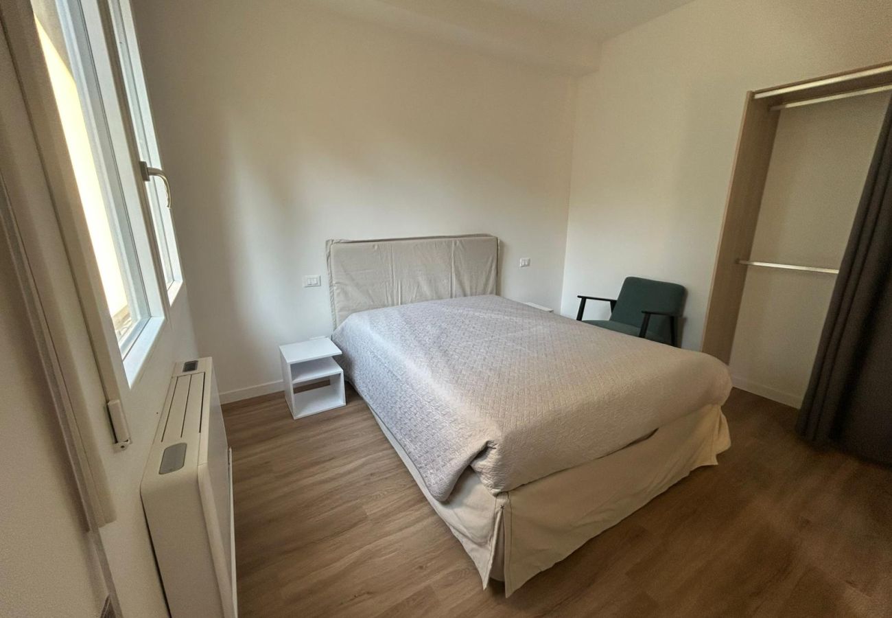 Appartamento a Bologna - Daisy Small, Bologna by Short Holidays