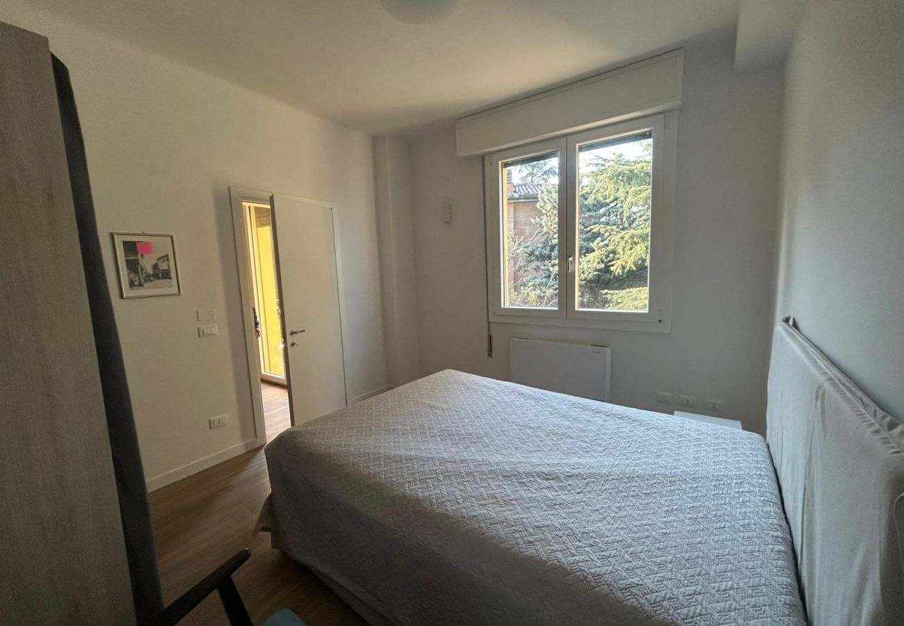 Appartamento a Bologna - Daisy Small, Bologna by Short Holidays