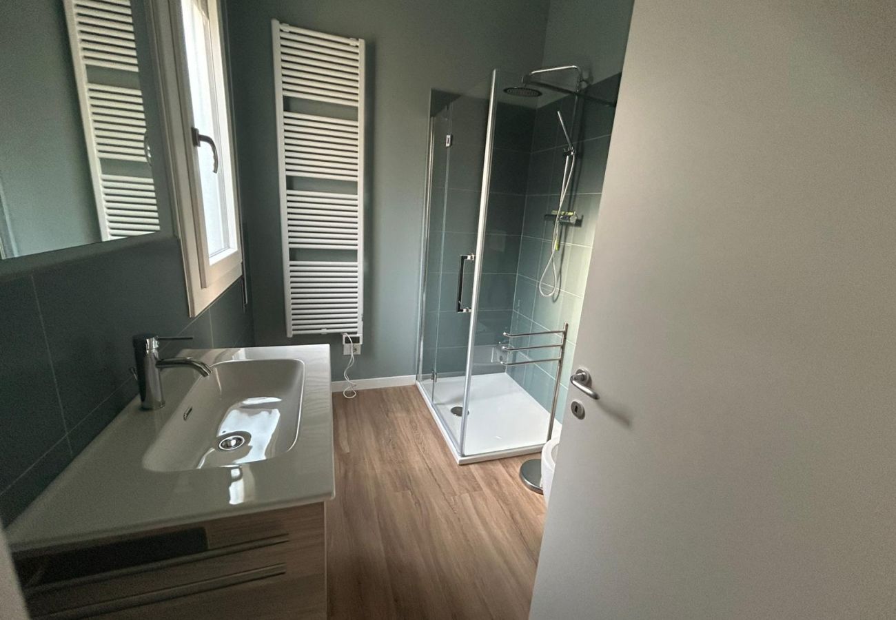 Appartamento a Bologna - Daisy Small, Bologna by Short Holidays