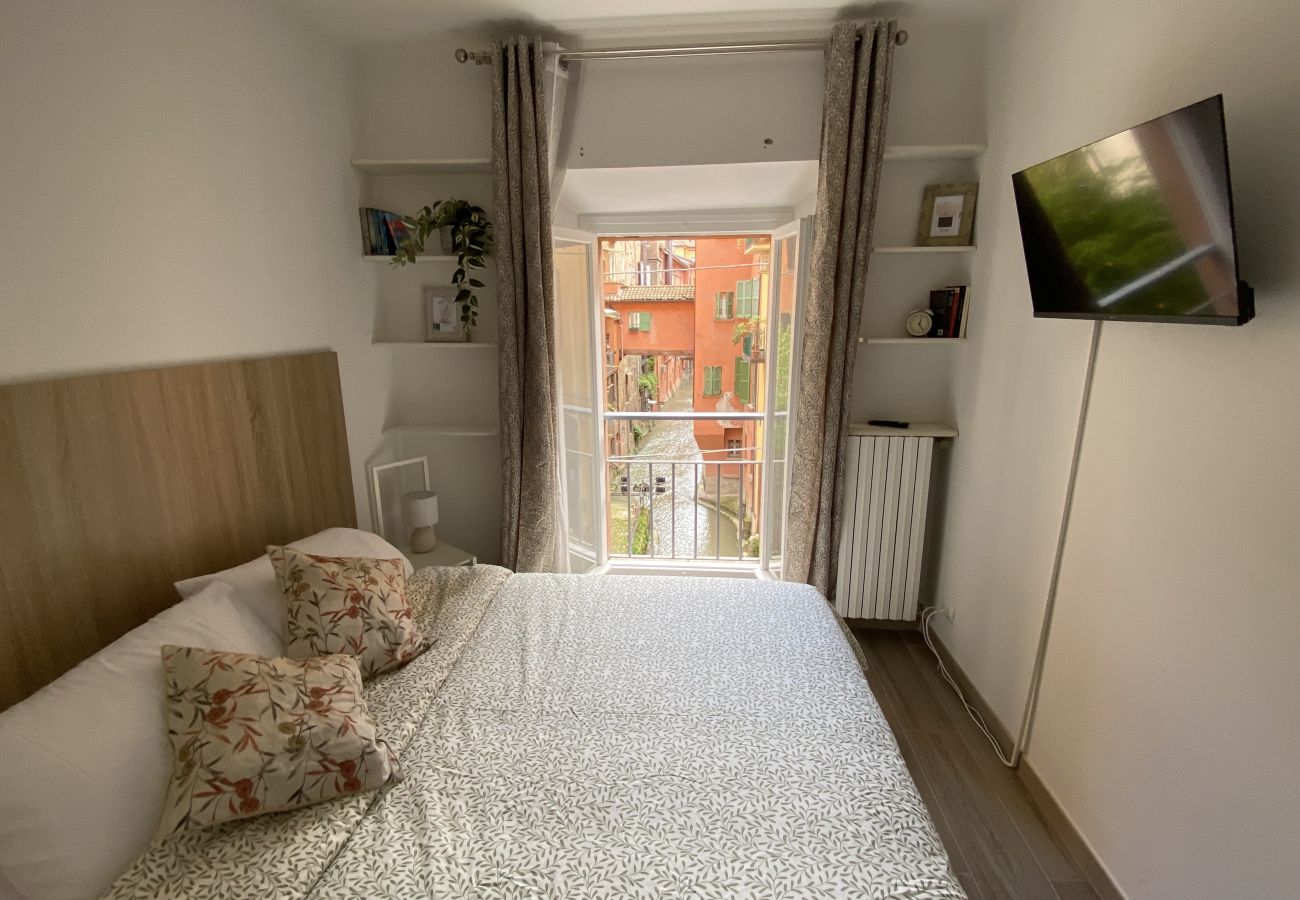Appartamento a Bologna - La Casa sul Canale, Bologna by Short Holidays