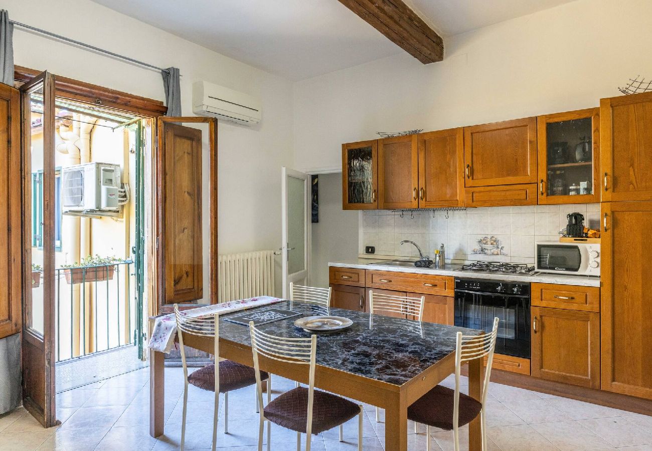 Apartment in Florence - San Marco, Firenze By Short Holidays