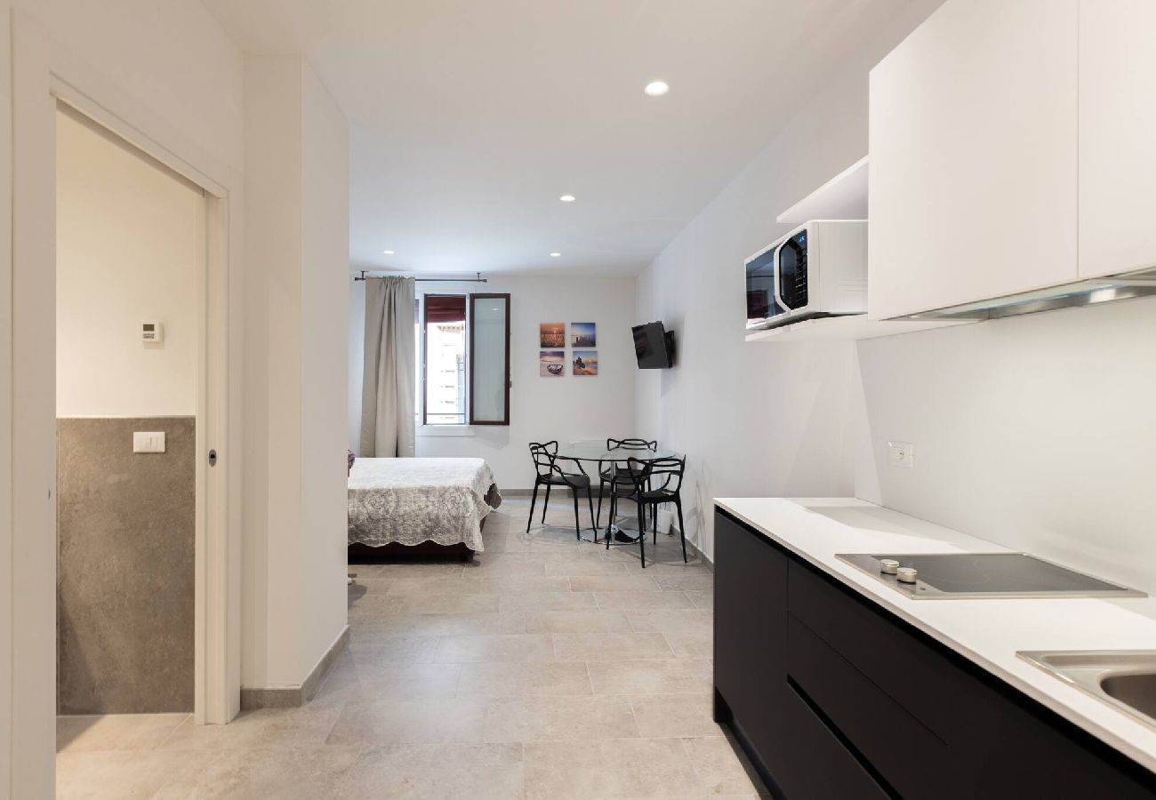 Apartment in Bologna - Goito 3, Bologna By Short Holidays