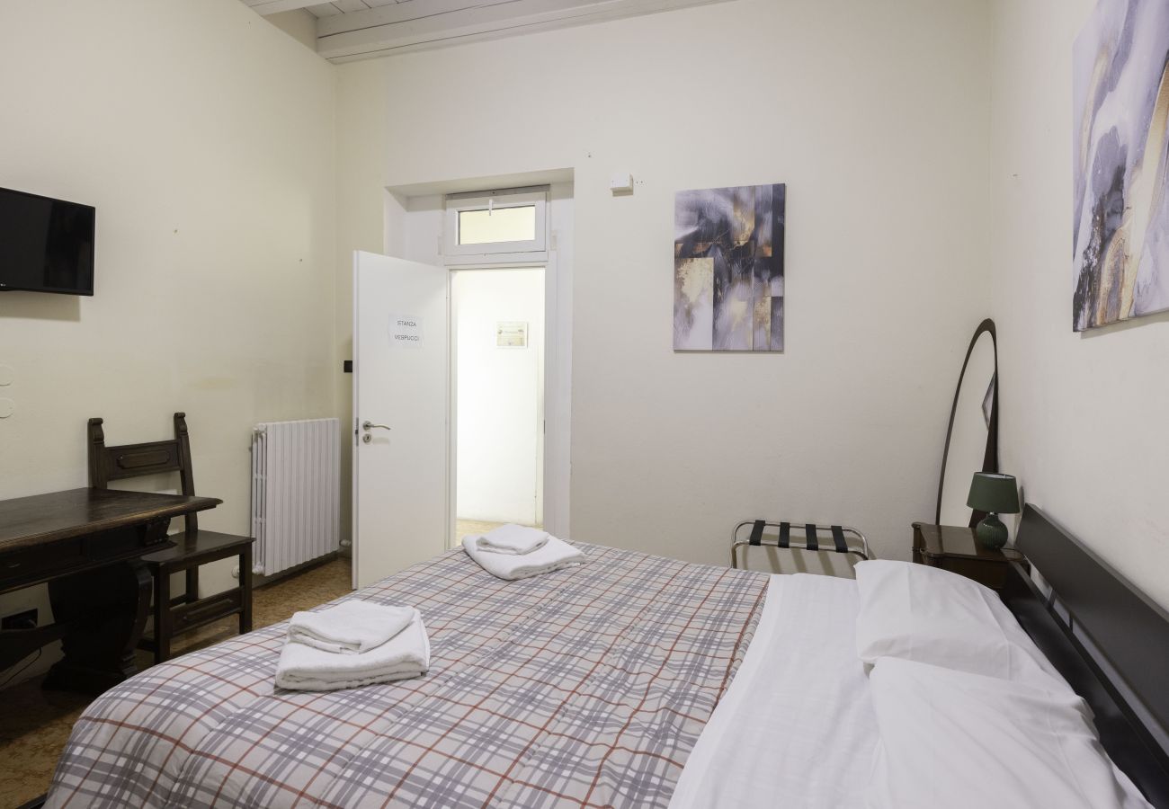 Rent by room in Bologna - Stanza Vespucci, Bologna By Short Holidays