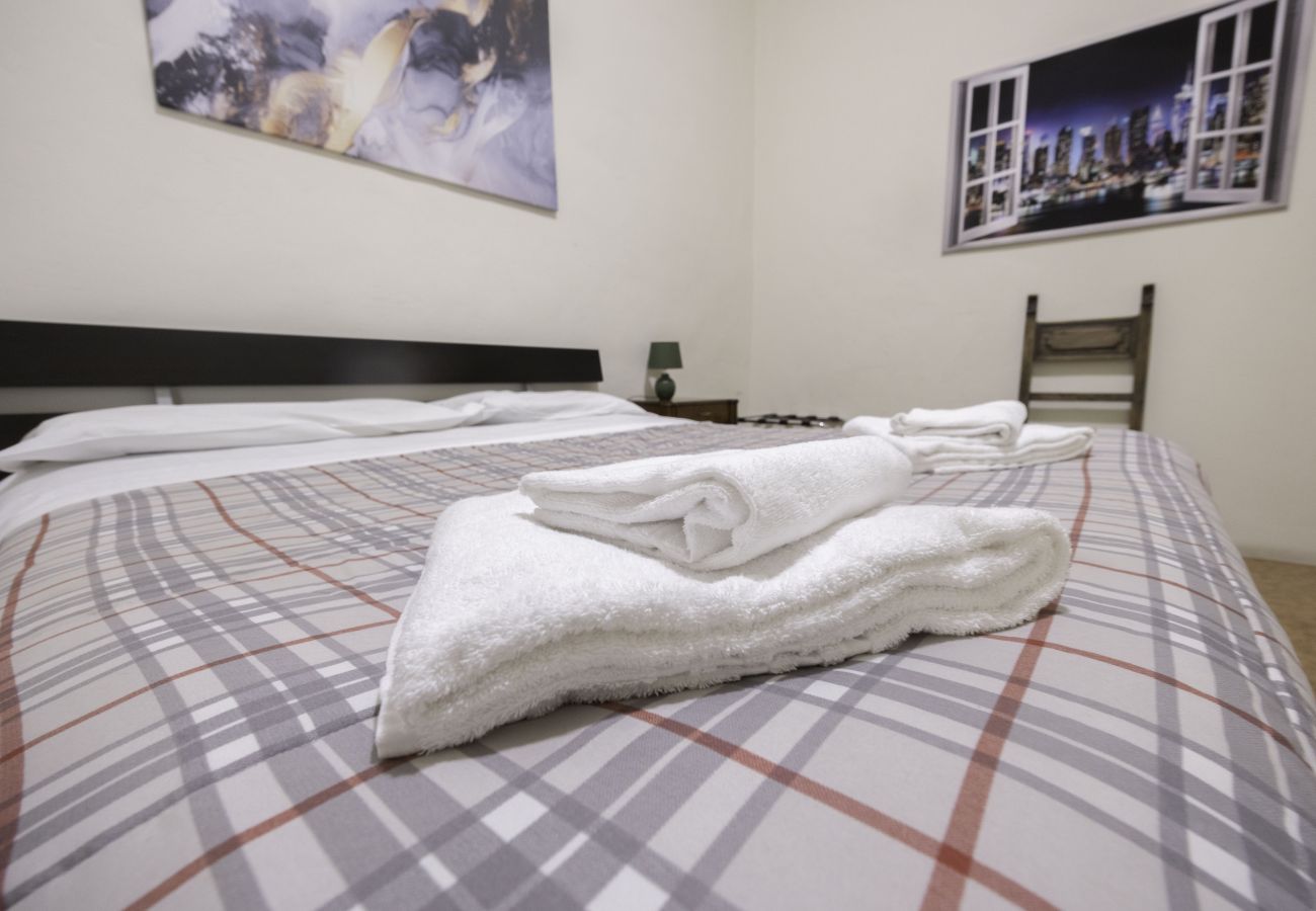 Rent by room in Bologna - Stanza Vespucci, Bologna By Short Holidays