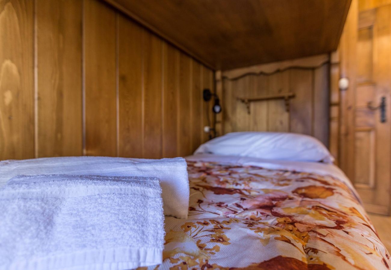 Apartment in Cortina d´Ampezzo - Cantore, Cortina By Short Holidays