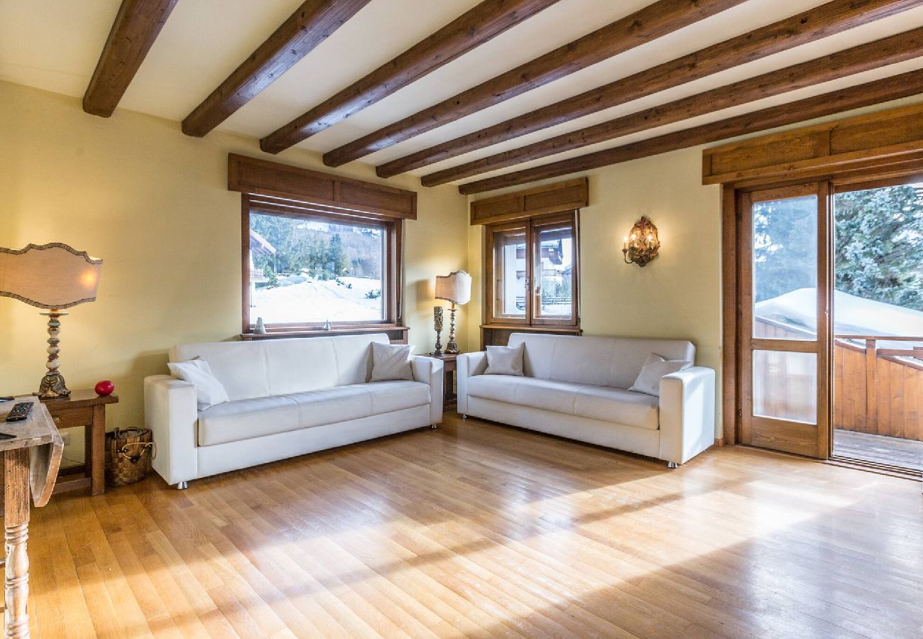 Apartment in Cortina d´Ampezzo - Cantore, Cortina By Short Holidays