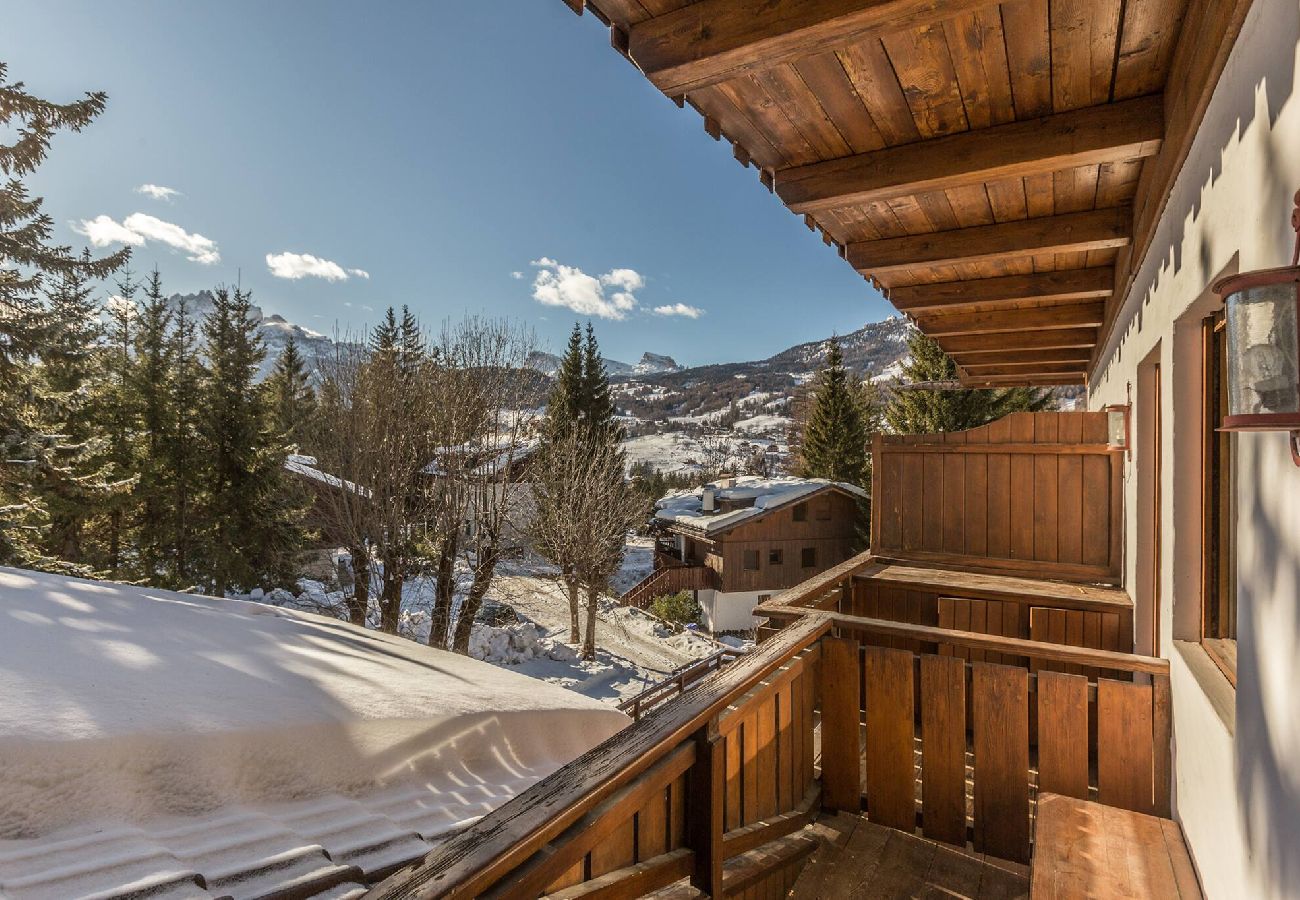Apartment in Cortina d´Ampezzo - Cantore, Cortina By Short Holidays