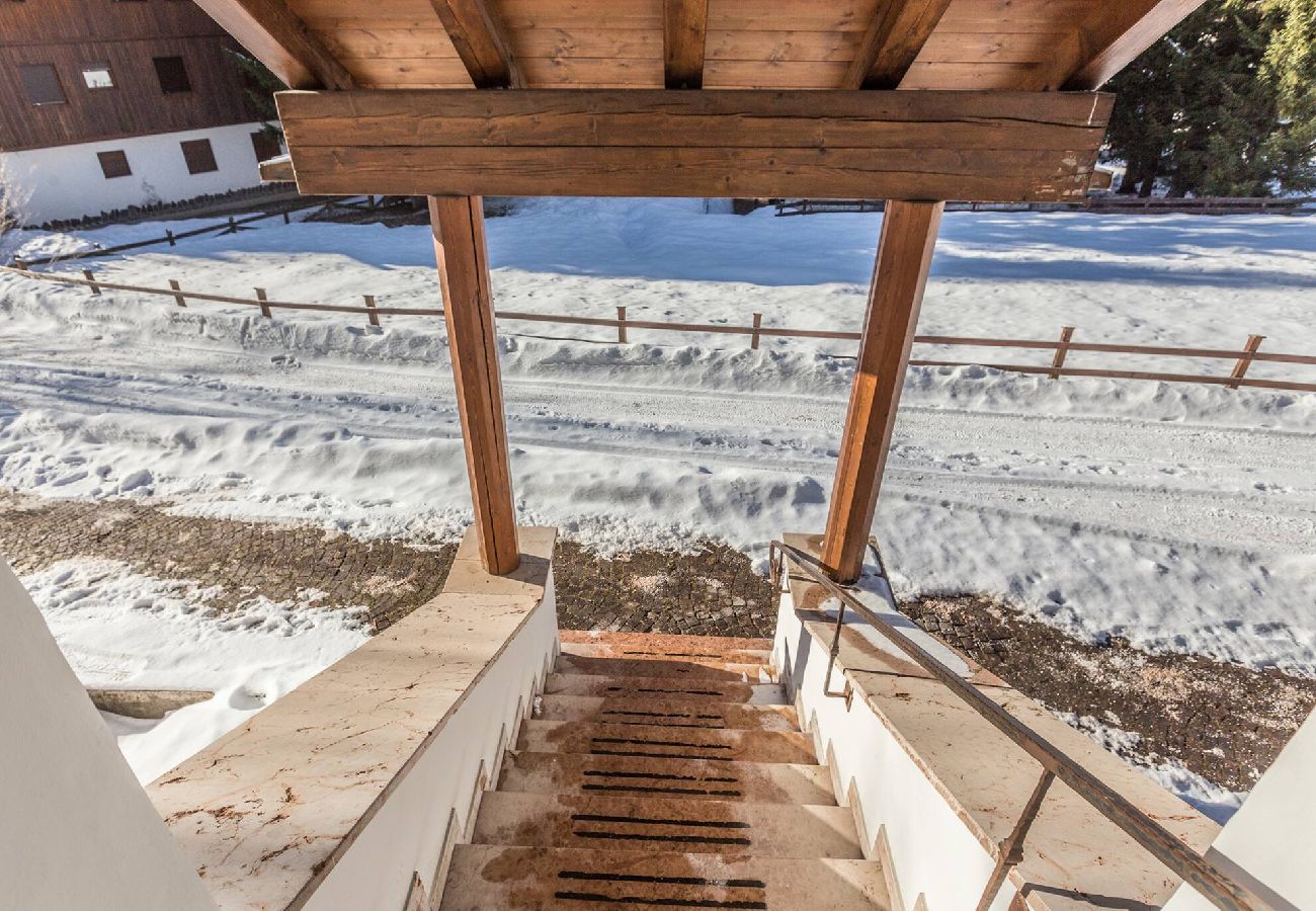 Apartment in Cortina d´Ampezzo - Cantore, Cortina By Short Holidays