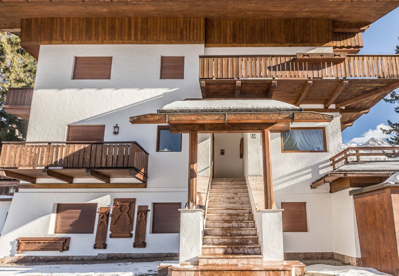 Apartment in Cortina d´Ampezzo - Cantore, Cortina By Short Holidays