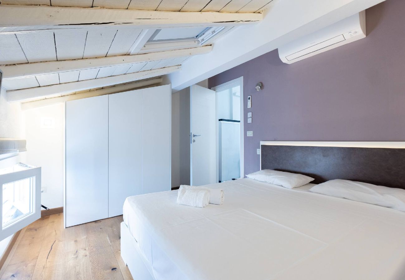 Apartment in Bologna - Asinelli, Bologna By Short Holidays