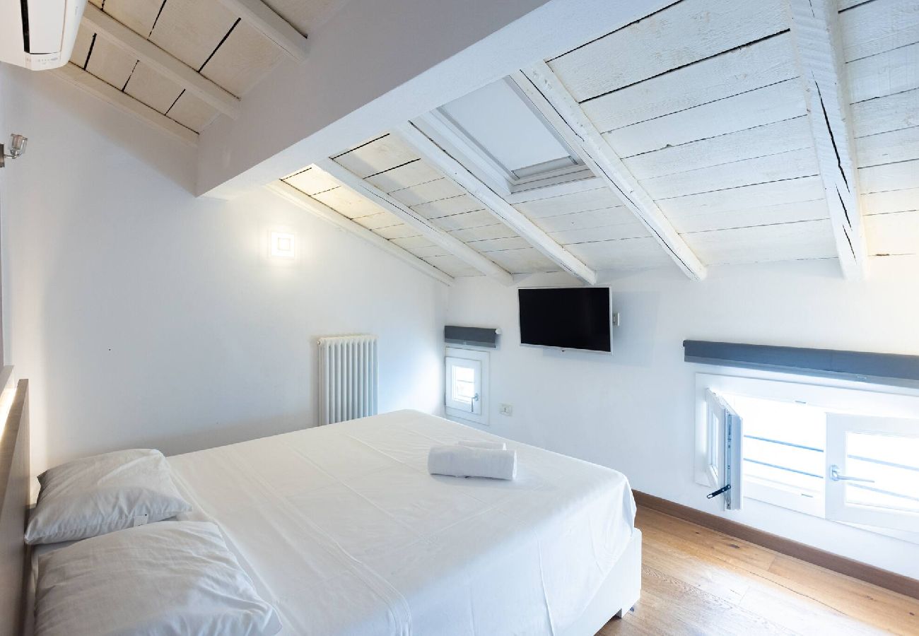 Apartment in Bologna - Asinelli, Bologna By Short Holidays