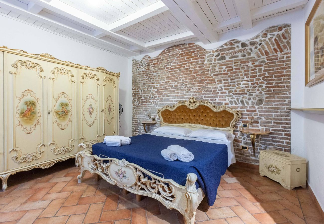 Apartment in Bologna - De´Gombruti, Bologna