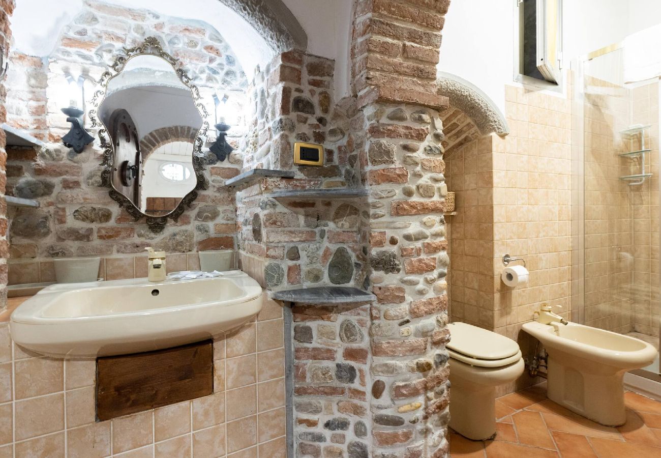 Apartment in Bologna - De´Gombruti, Bologna