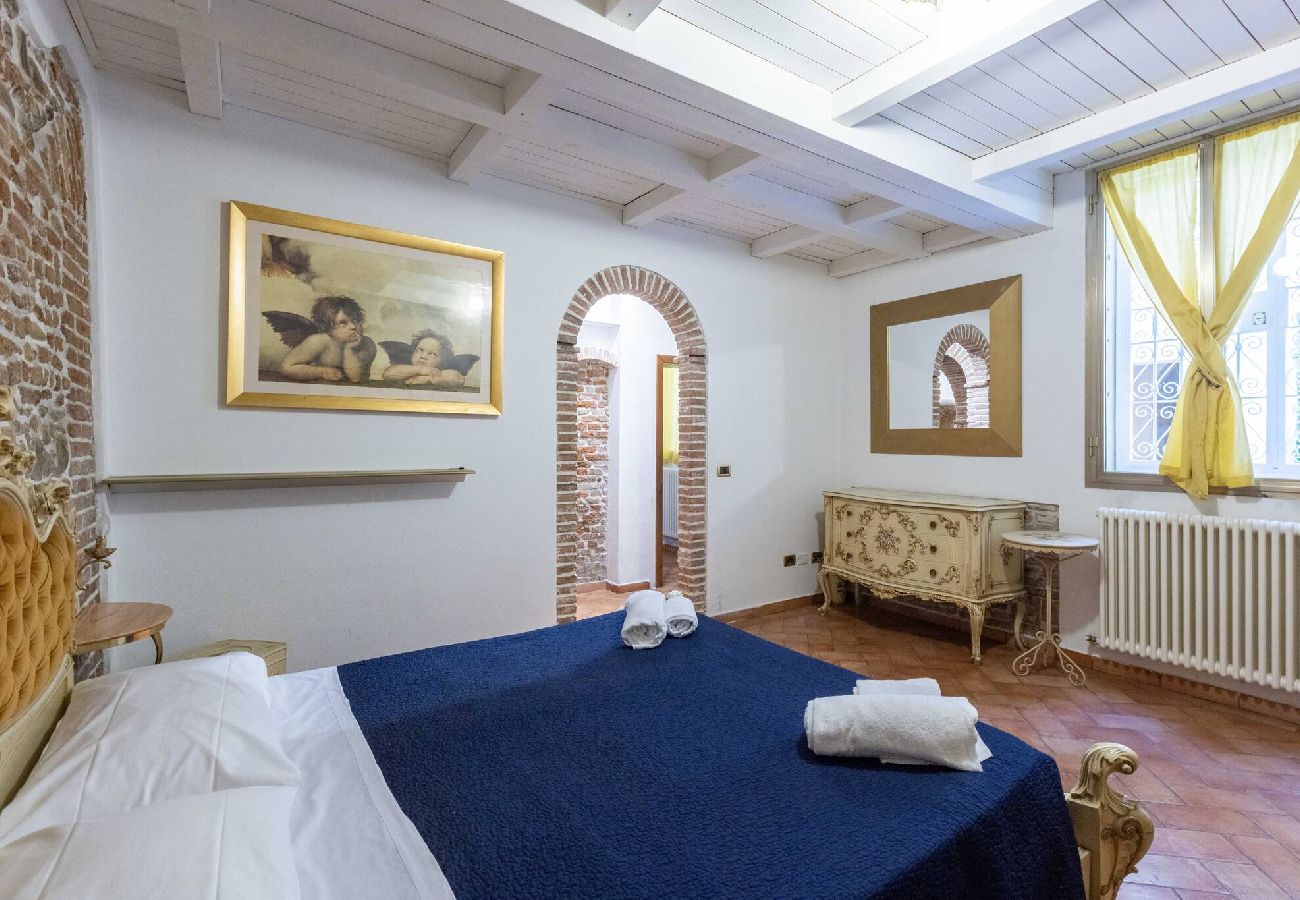 Apartment in Bologna - De´Gombruti, Bologna