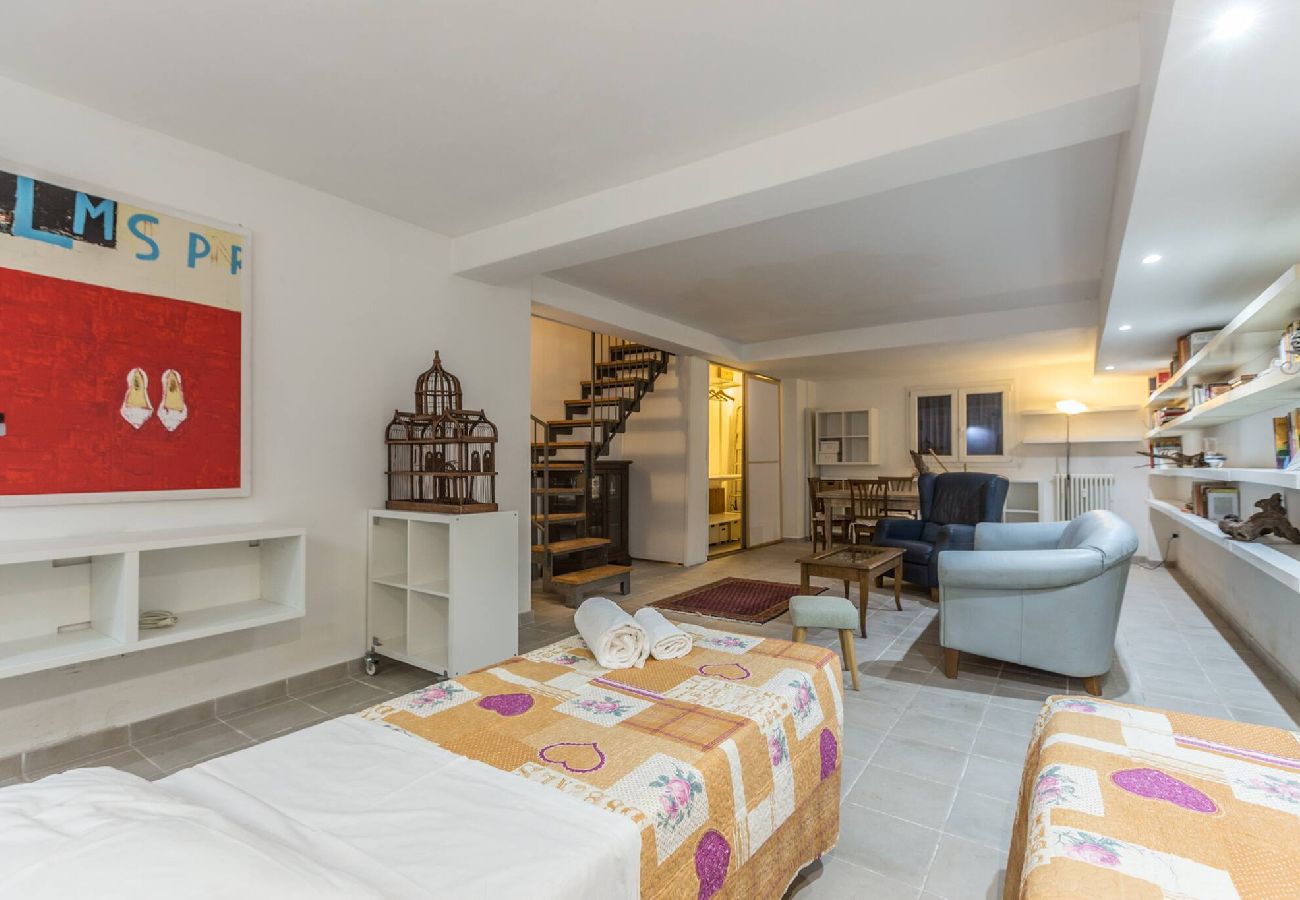Apartment in Bologna - All´Ombra della Luna, Bologna By Short Holidays