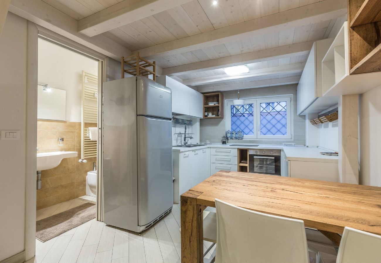 Apartment in Bologna - All´Ombra della Luna, Bologna By Short Holidays
