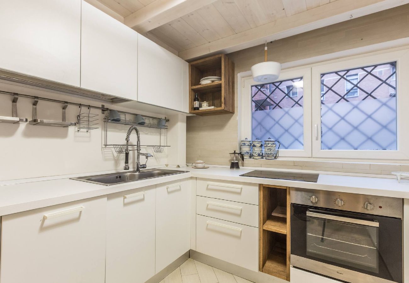 Apartment in Bologna - All´Ombra della Luna, Bologna By Short Holidays