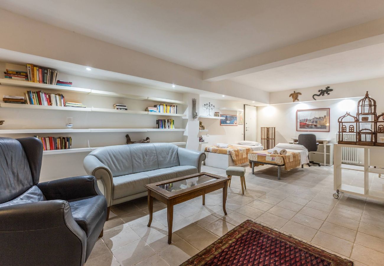 Apartment in Bologna - All´Ombra della Luna, Bologna By Short Holidays