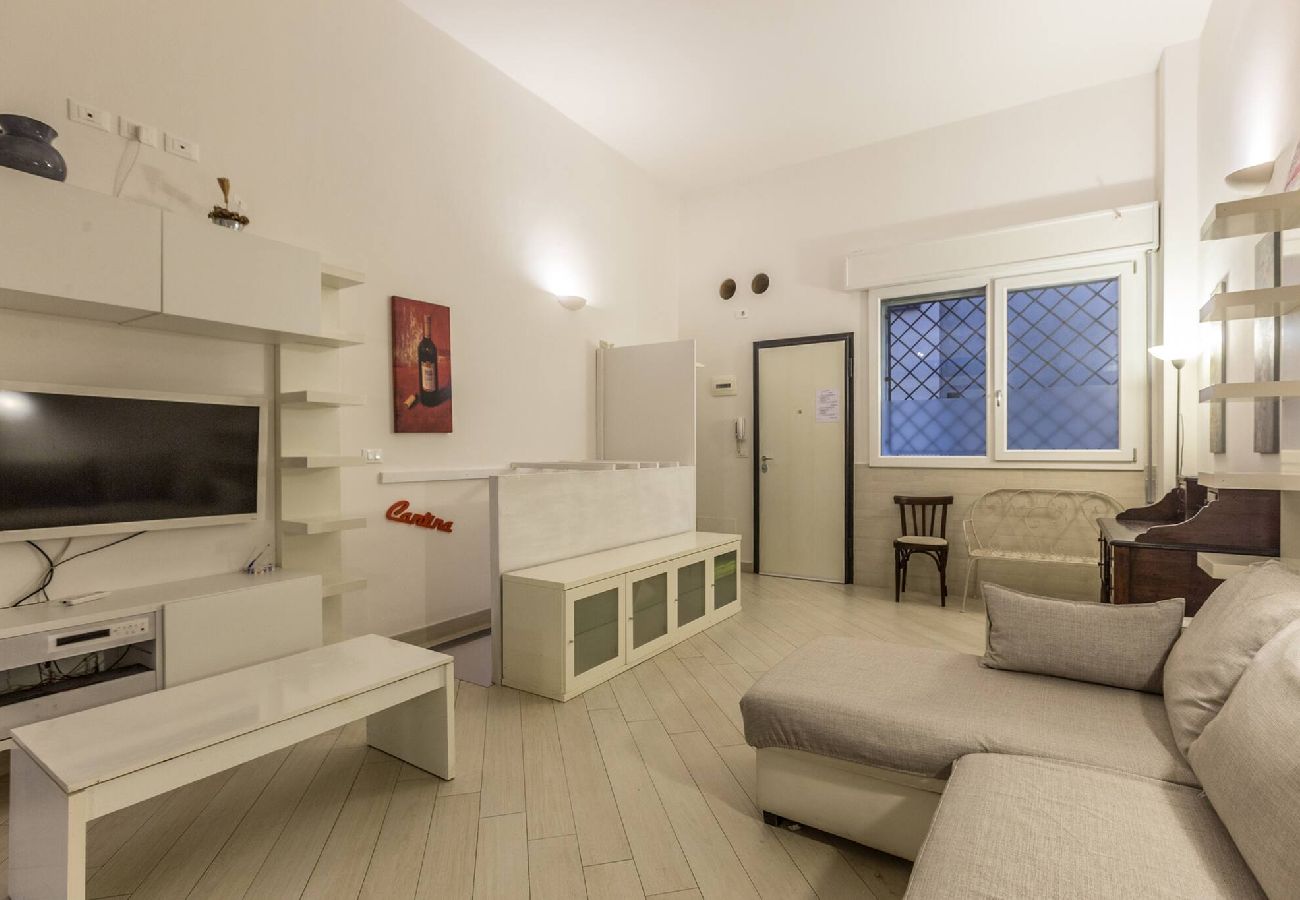 Apartment in Bologna - All´Ombra della Luna, Bologna By Short Holidays