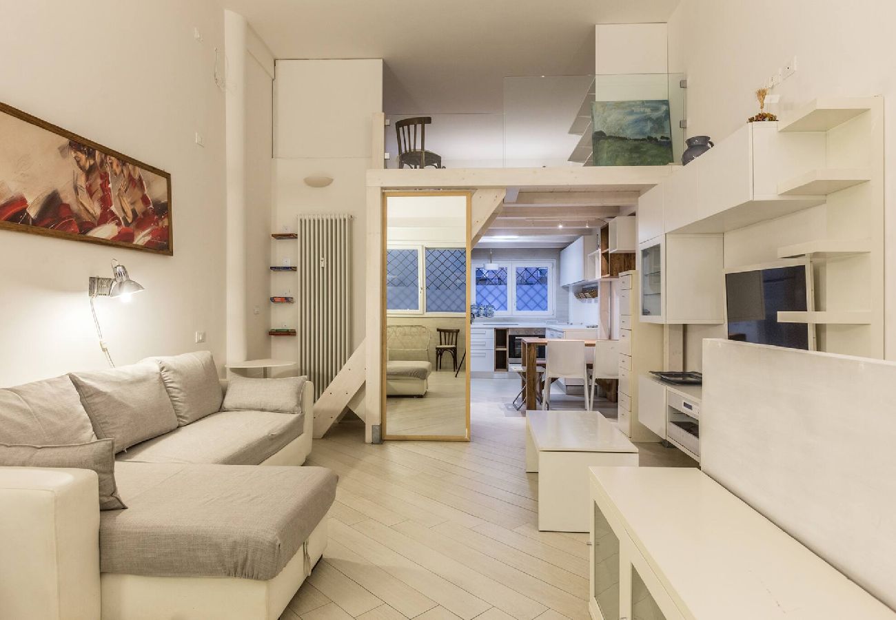 Apartment in Bologna - All´Ombra della Luna, Bologna By Short Holidays